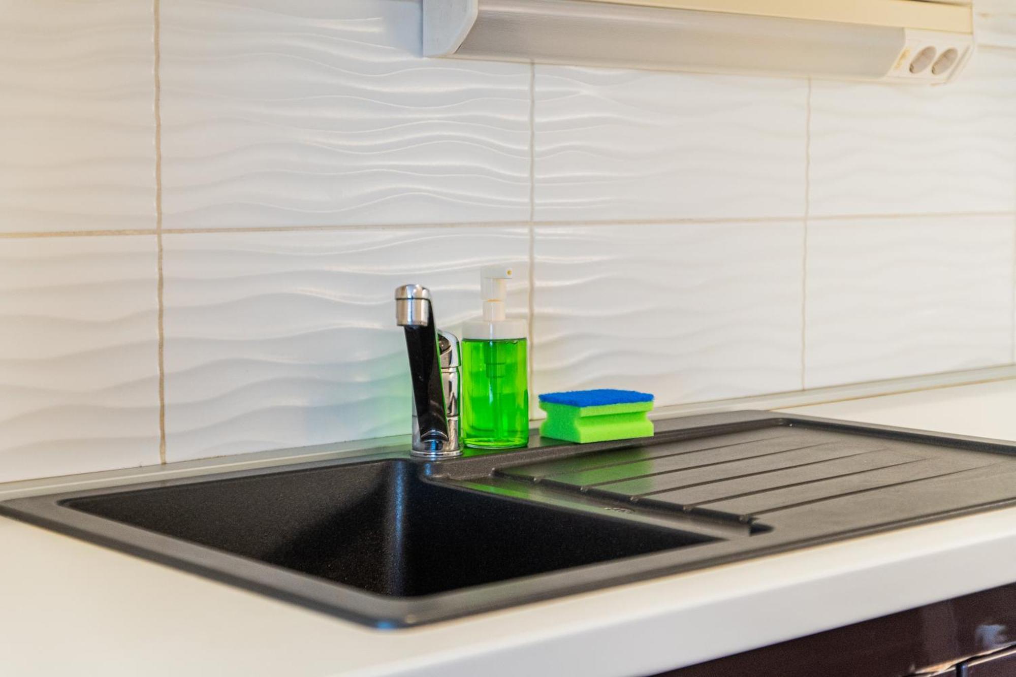 Flexible Selfcheckins 97 - Zagreb - Garden - Parking- Loggia - 2 Bedrooms Екстер'єр фото